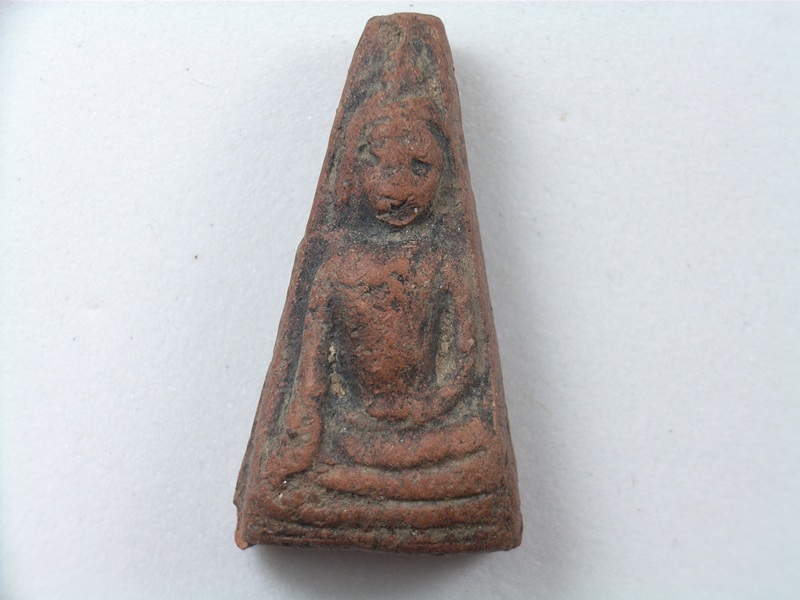 อยากทราบว่าเป็นพระที่ไหน  แท้หรือเปล่าค่ะ