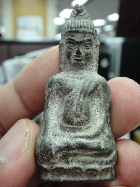 พระหูยาน (กรุไหนครับ) เนื้อชินเงิน แท้มั้ยครับ