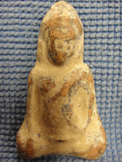 พระร่วงนั่งเนื้อดิน ลพบุรี แท้มั้ยครับ