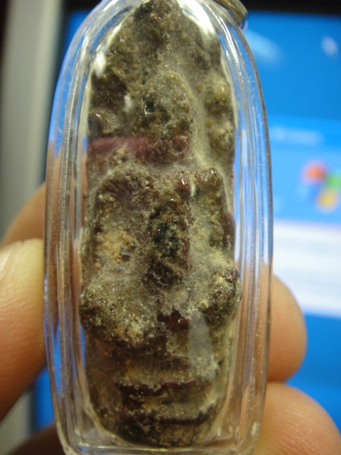 พระพิมพ์นาคปรก เนื้อเหมือนเซรามิกเผาเลยครับ แท้มั้ยครับ กรุไหนครับ