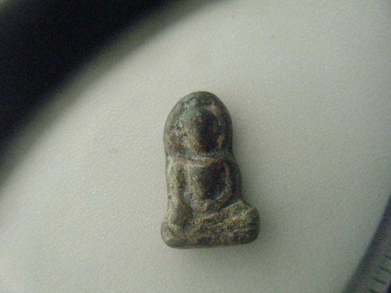 ใครทราบช่วยตอบหน่อยครับ พระเนื้อชิน