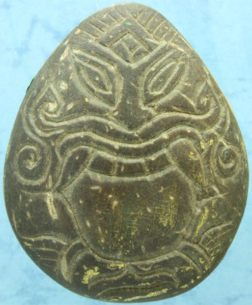 พระราหูกะลาตาเดียว หลังแผ่นเงินจารมือ ครูบาเลิศ วัดทุ่งม่านใต้ สูง 4.8 ซ.ม.