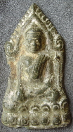 พระไม่รูที่องค์ขนาดเขื่อง