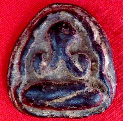 พระปิดตา เนื้อเก่าถึงยุค ไม่ทราบที่ครับ