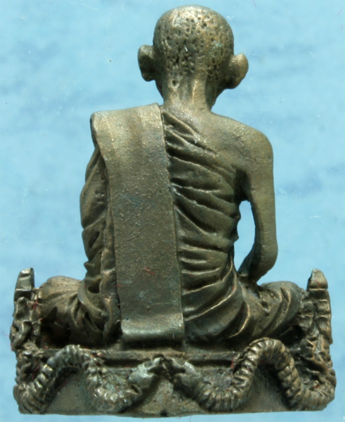 รูปหล่อนวโลหะ หลวงปู่คำพันธ์ วัดธาตุมหาชัย รุ่นชัยมงคล ปี 253x (กว่าๆ) กล่องเดิม