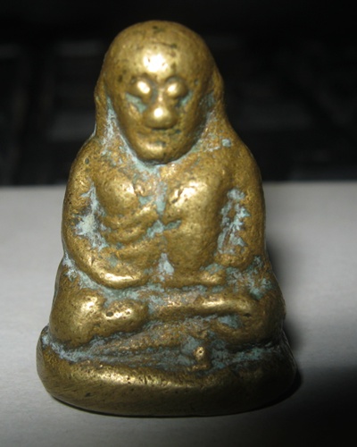 รูปหล่อหลวงพ่อเงินครับรบกวนสายตรงด้วยครับ