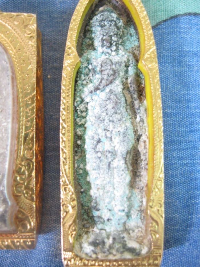 พระร่วงรางปืนครับ รบกวนด้วยครับ