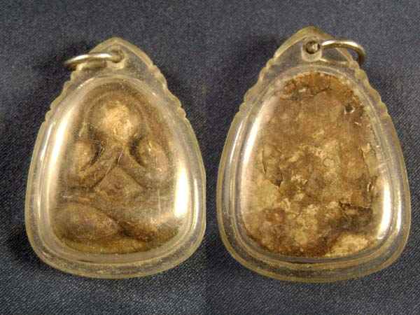 เนื้อชิน+ปิดตาอีกองค์ ขอคำแนะนำด้วย