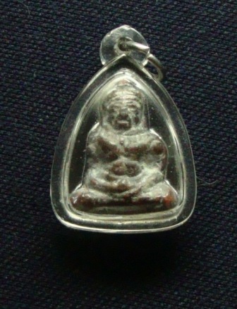 รบกวนท่านผู้รู้  ช่วยดูพระเนื้อตะกั่วสนิมแดงให้หน่อย ครับ