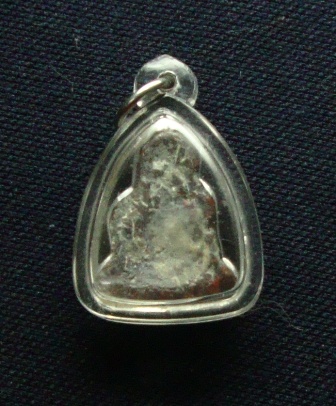 รบกวนท่านผู้รู้  ช่วยดูพระเนื้อตะกั่วสนิมแดงให้หน่อย ครับ