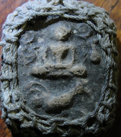 หลวงพ่อปานขี่ไก่หาง5เส้น