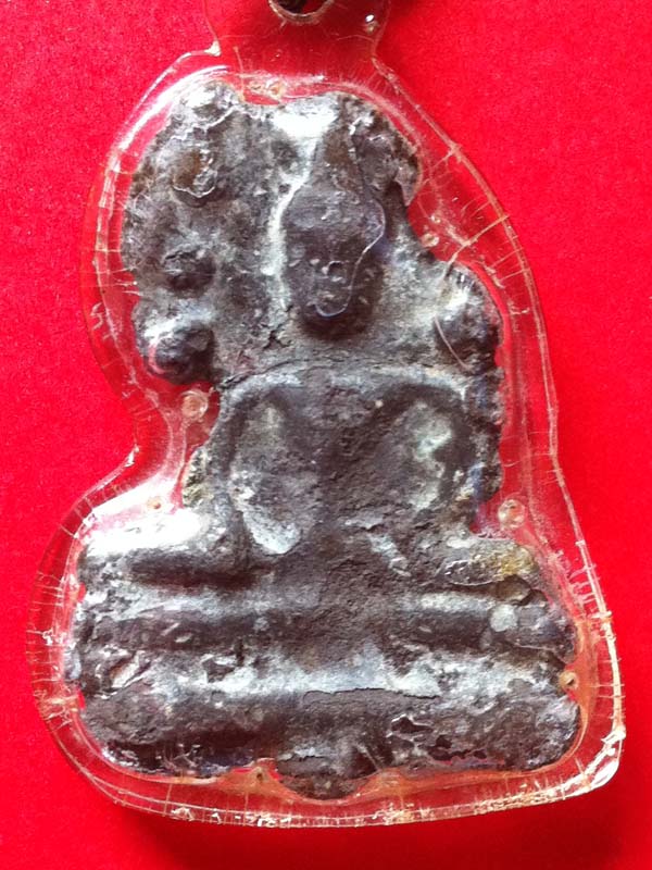 อยากถามผู้รู้ เลี่ยมพระมาไม่ดีจะแกะได้ไหม?