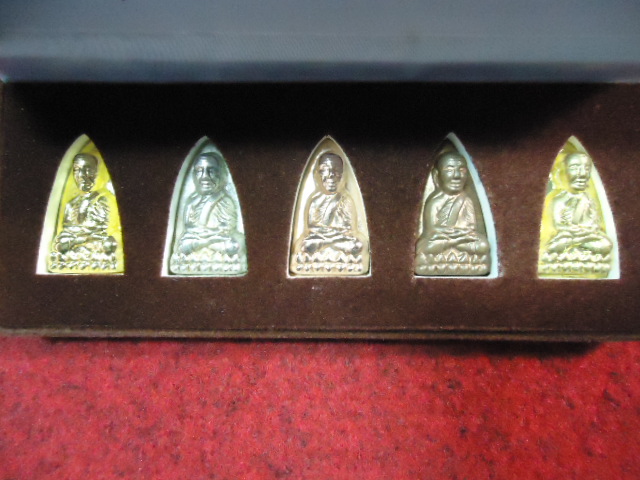 หลวงปู่ทวดพระอาจารย์แดง โอภาโส ชุดกรรมการพระเจ้าห้าพระองค์ ก ตอกโค๊ตพิเศษ