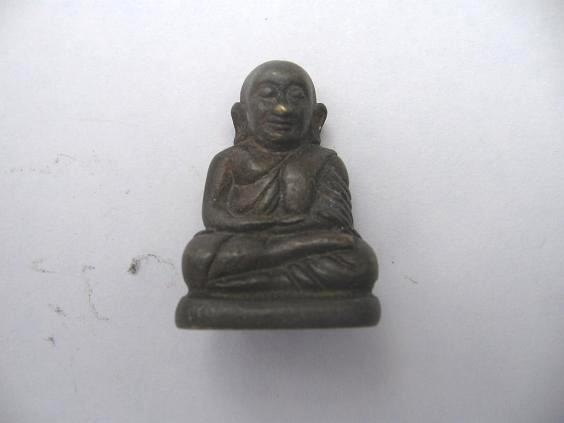 รูปหล่อหลวงพ่อเงิน บางคลานออกวัดไหนครับ