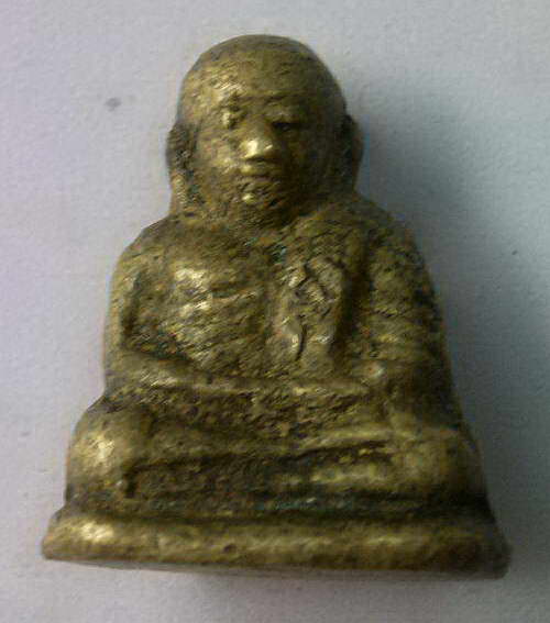 หลวงพ่อเงินครับสนใจติดต่อ0882414489ได้ครับ