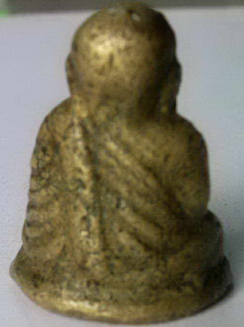 หลวงพ่อเงินครับสนใจติดต่อ0882414489ได้ครับ