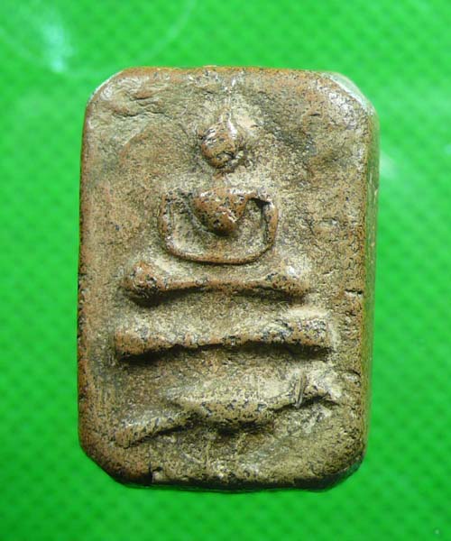 หลวงพ่อปานทรงนกครับ 