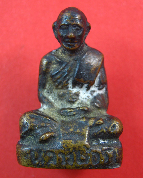 รูปหล่อไม่รู้หลวงพ่ออะไร พี่ๆช่วยดูหน่อยครับ