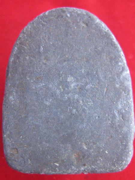 พระปิดตาฐานบัวคู่เนื้อตะกั่วเก่า