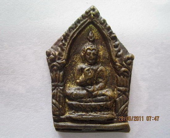 รบกวนท่านผู้รู้ครับ