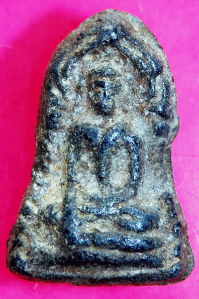 พระเนื้อชินเขียวครับ พิมพ์ คล้ายพระพระชินราช