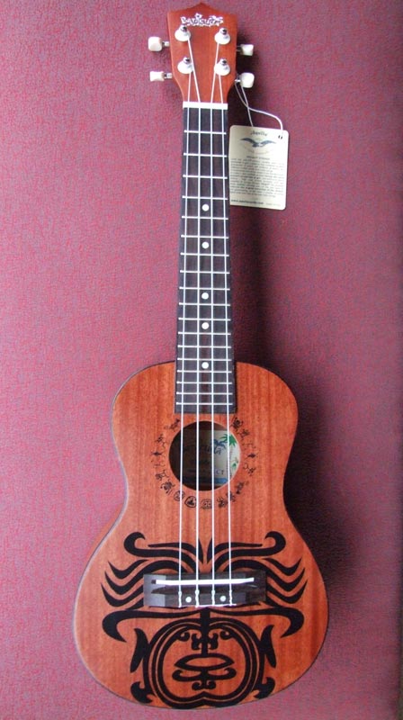 จำหน่าย อูีคูเลเล่ (กีตาร์ฮาวาย) 4 สาย สวยๆ เสียงดี ครับ