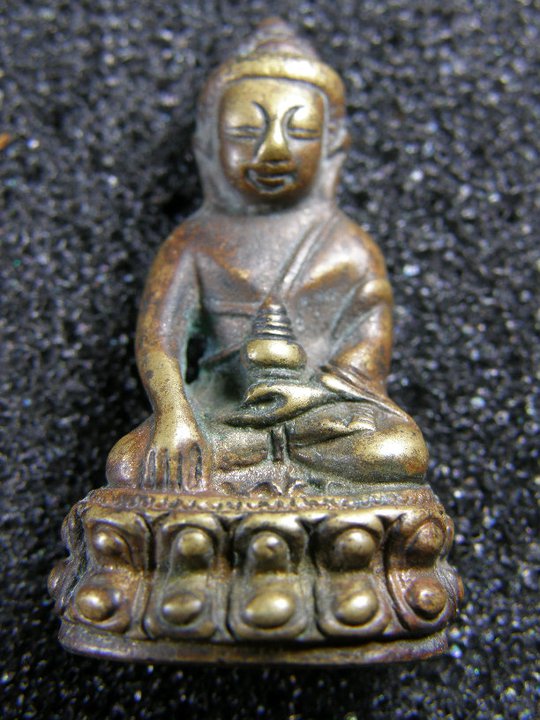 พระกริ่งตอกโค๊ดภาษาจีน แท้มั้ยครับ ชื่อพระอะไรครับ