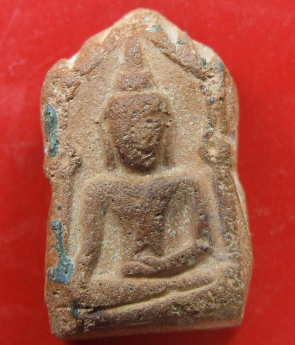 พระกรุเนื้อดินไม่ทราบกรุใครรู้ช่วยแนะนำด้วยครับ