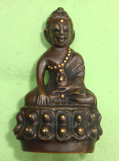 พระกริ่งไม่ทราบที่ครับ ฝังเม็ดทองคำ 29 เม้ด