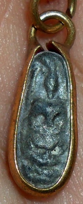 พระพิจิต เม็ดข้าวเม่า ครับ