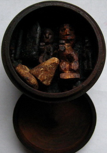 เครื่องรางบ้างครับ