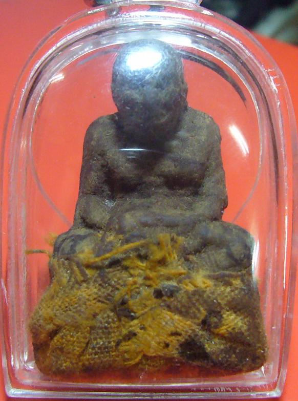 หลวงปู่ทวดลอยองค์ใหญ่