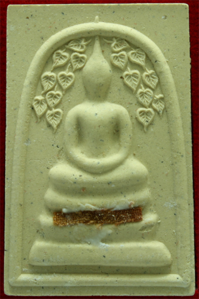 เนื้อผง พระสมเด็จเกศทะลุ หลวงพ่อจรัญ วัดอัมพวัน รุ่นเจริญพร ปี 2554