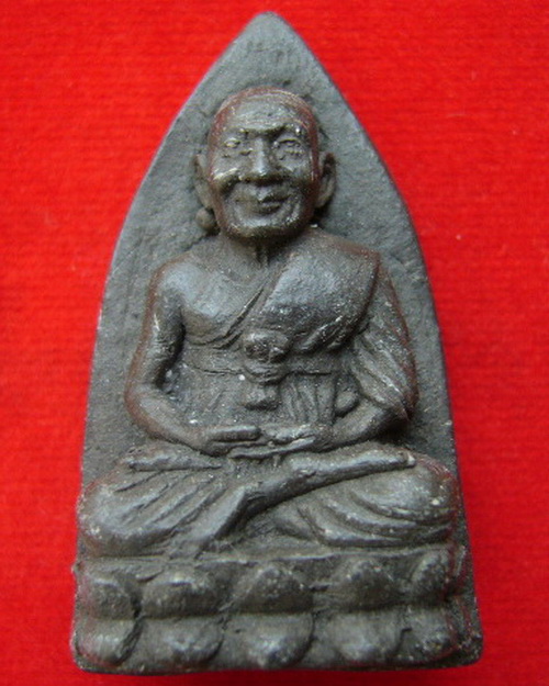 หลวงปู่ทวด พิมพ์จัมโบ้ อ.นอง วัดทรายขาว เนื้อว่านตะกรุดนารายณ์แปลงรูป 9 ดอก ปี 35  