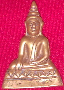 พระหล่อ หลังเรียบ ไม่ทราบว่าเป็นพระที่ไหนครับ แล้วเป็นพระอะไรครับ แท้หรือปล่าวครับ