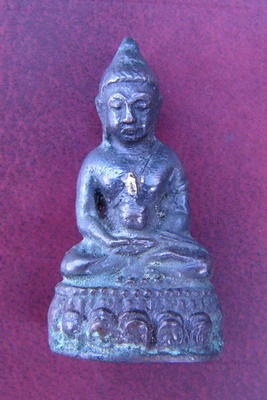 พระกริ่งมีโคร์ทตัวเลขด้วยครับ