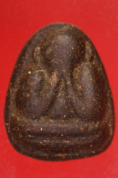 พระปิดตาหลังแบบ