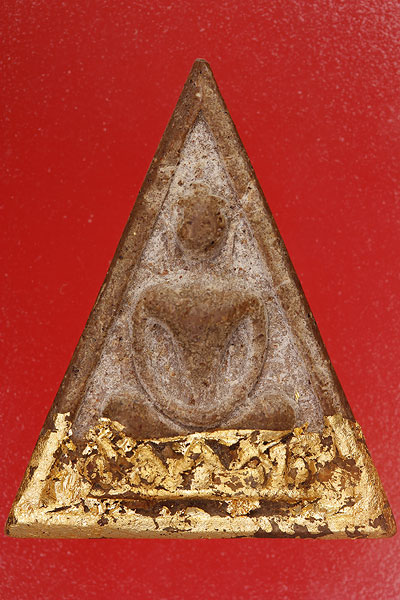 พระผงพิมพ์สามเหลื่ยมหลังใบไม้