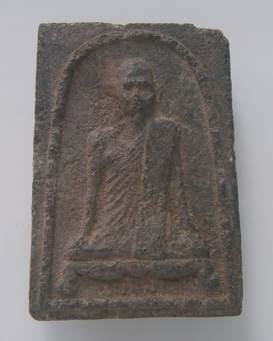 ไม่ทราบว่าเป็นหลวงพ่ออะไรครับ รบกวนผู้รู้ด้วยครับ