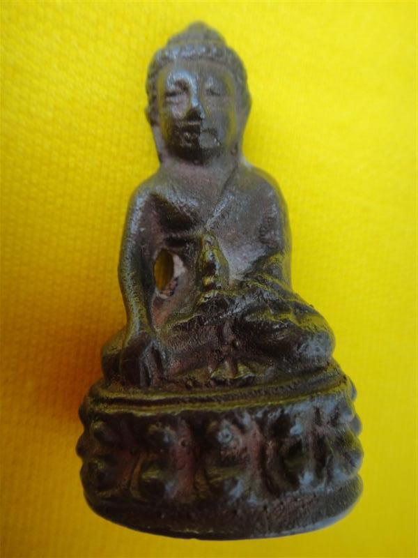 อยากรู้ว่าเป็นพระของวัดไหนสร้างครับ