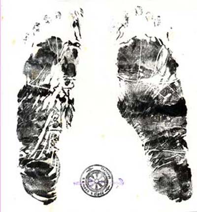 @ผ้ายันต์รอยเท้า ลพ.ปี้ วัดลานหอย จ.สุโขทัย@