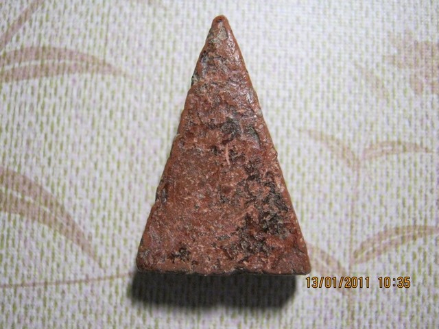 พระนางพญาพิมพ์เข่าตรงแท้หรือเปล่าครับ 