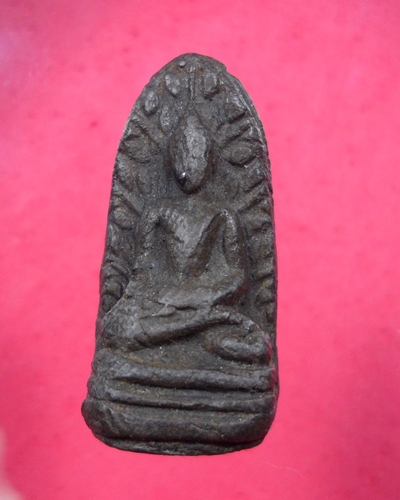 พระรอดครูบากองแก้วหรือพระสิงห์