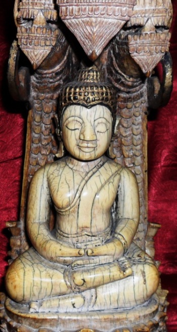 นานๆมาที ขอเสนอองค์เล็กๆสักองค์ครับ พี่ๆ ( พระนาคปรกสมัย ร.5 )