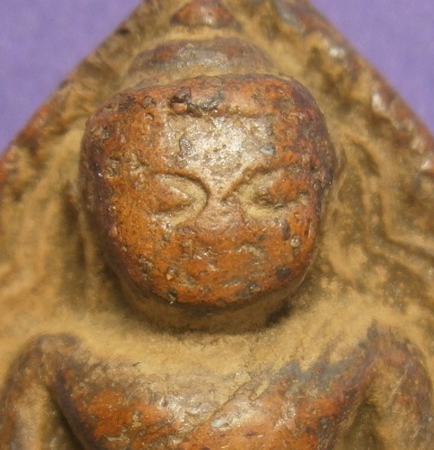 ผู้รู้ช่วยดูหน่อยครับ หลวงพ่อโต แท้ไหมครับ (ผิวพระส่วนใหญ่ยังไม่เปิด)