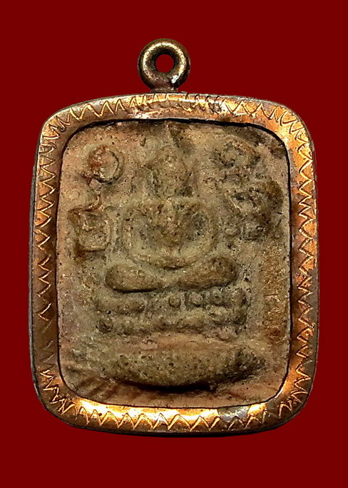 รบกวนผู้รู้ช่วยดูพระให้สององค์ครับ