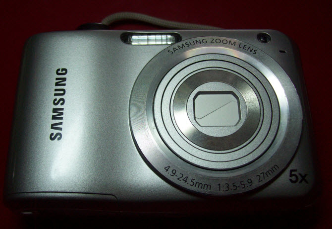 กล้อง sumsung es30  กำลังขยาย5เท่า ความคมชัด 12 ล้านพิกเซล ขนาดหน้าจอ 3 นิ้ว ต้องการขายแค่ 3500 !!!