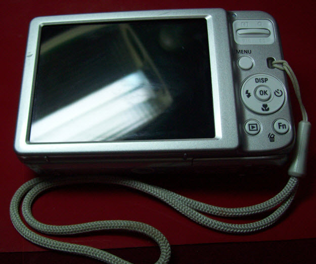 กล้อง sumsung es30  กำลังขยาย5เท่า ความคมชัด 12 ล้านพิกเซล ขนาดหน้าจอ 3 นิ้ว ต้องการขายแค่ 3500 !!!