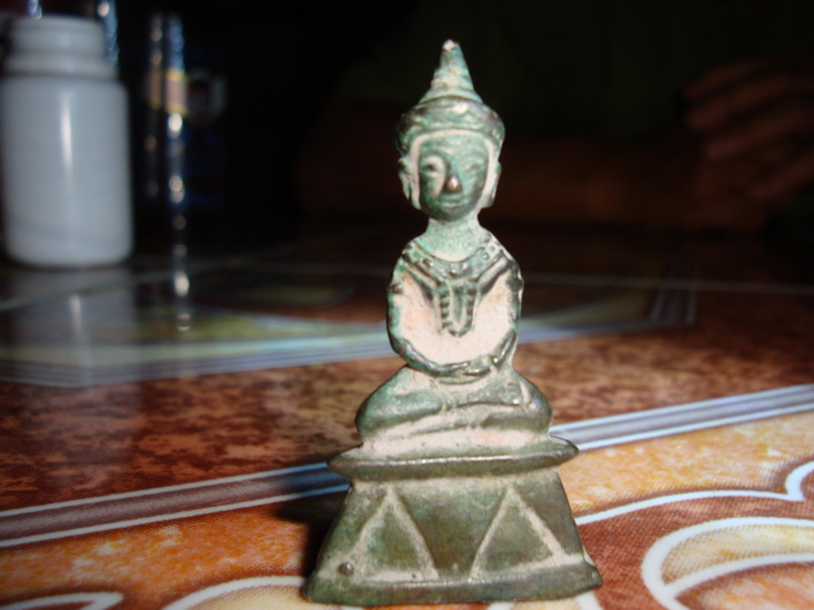 ช่วยดูหน่อยค่ะเป็นพระอะไรคะ เจอในกรุแถว อ.ฝางค่ะ 