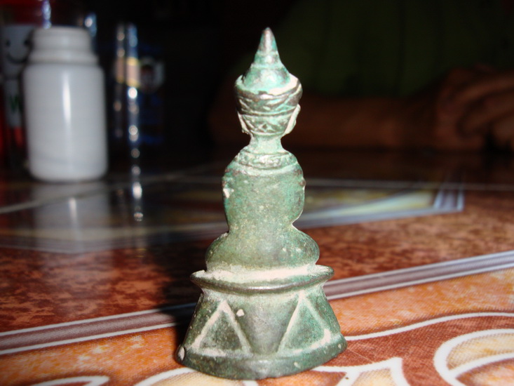 ช่วยดูหน่อยค่ะเป็นพระอะไรคะ เจอในกรุแถว อ.ฝางค่ะ 